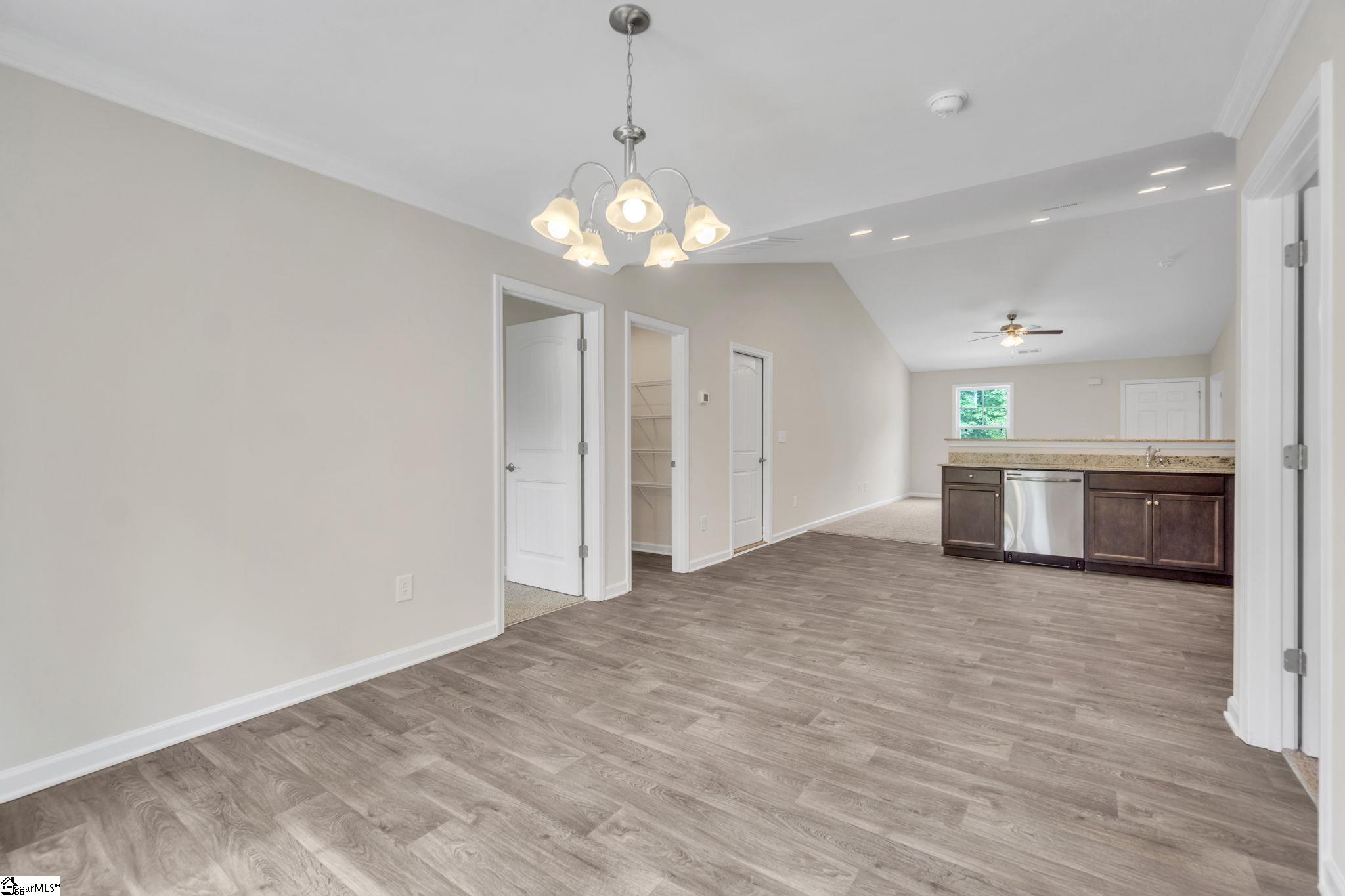 217 Stratford Road Greenville, SC 29605 - Photo 11 of 32 Gallery Image 11