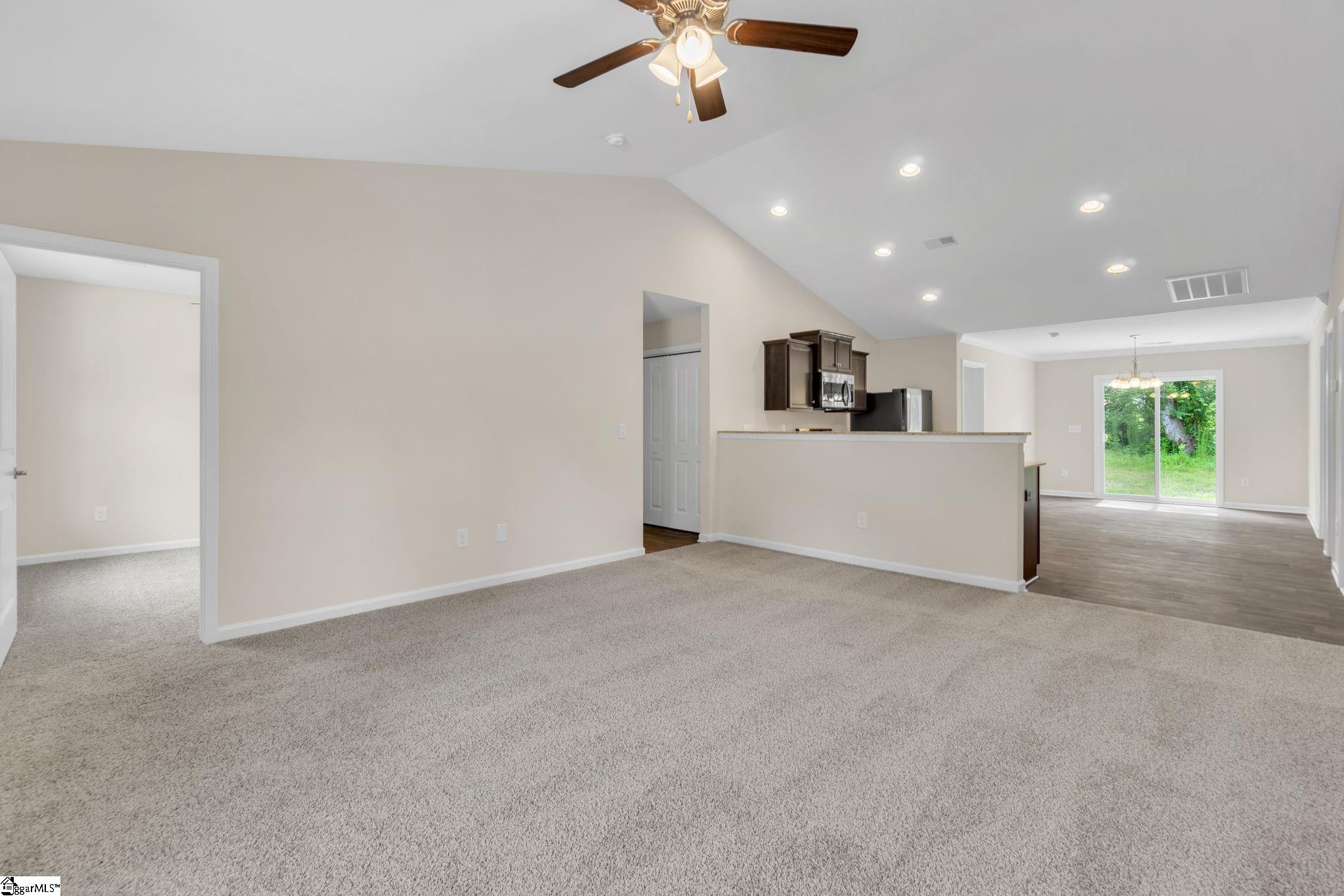217 Stratford Road Greenville, SC 29605 - Photo 5 of 32 Gallery Image 5