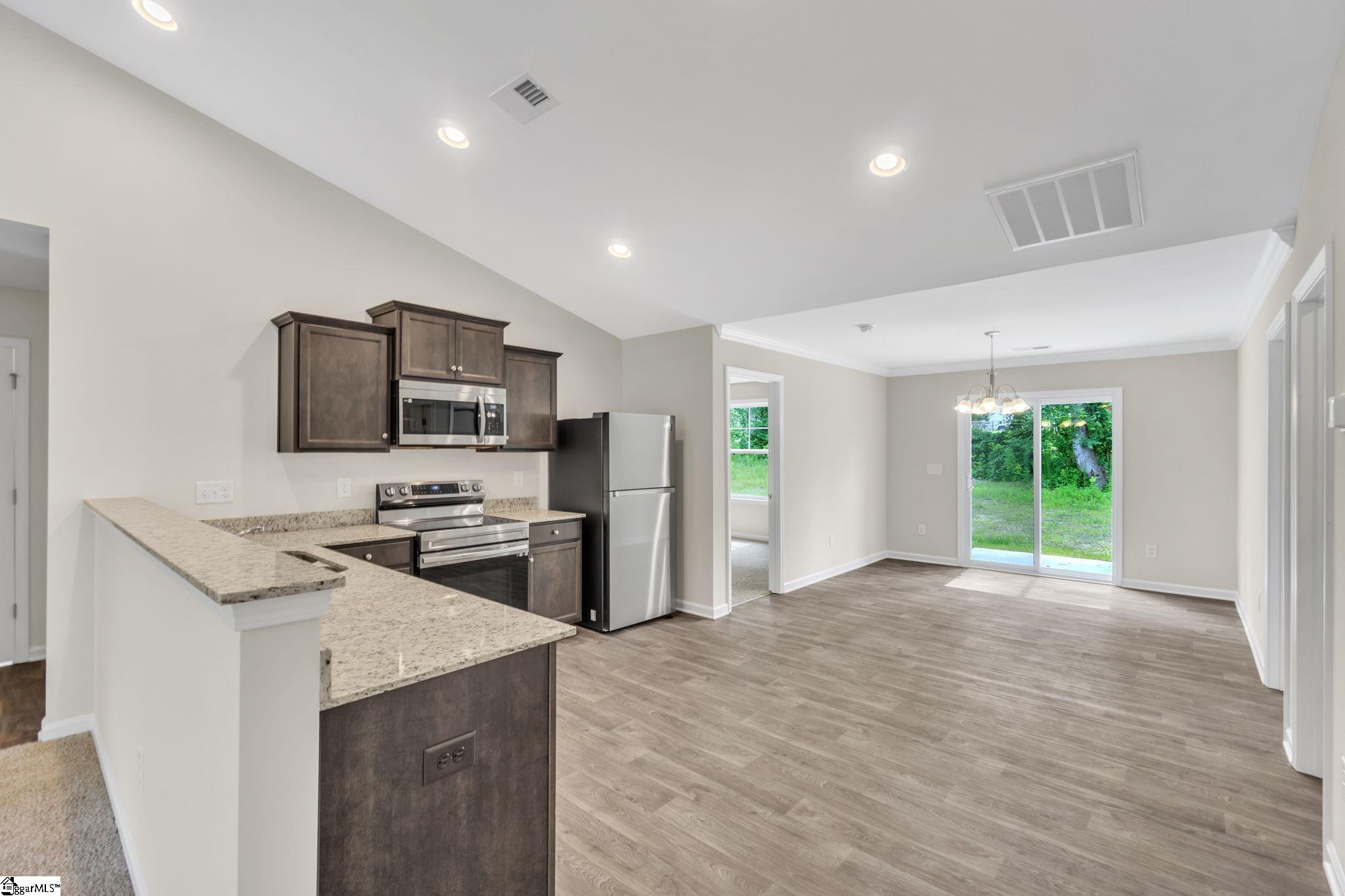 217 Stratford Road Greenville, SC 29605 - Photo 9 of 32 Gallery Image 9