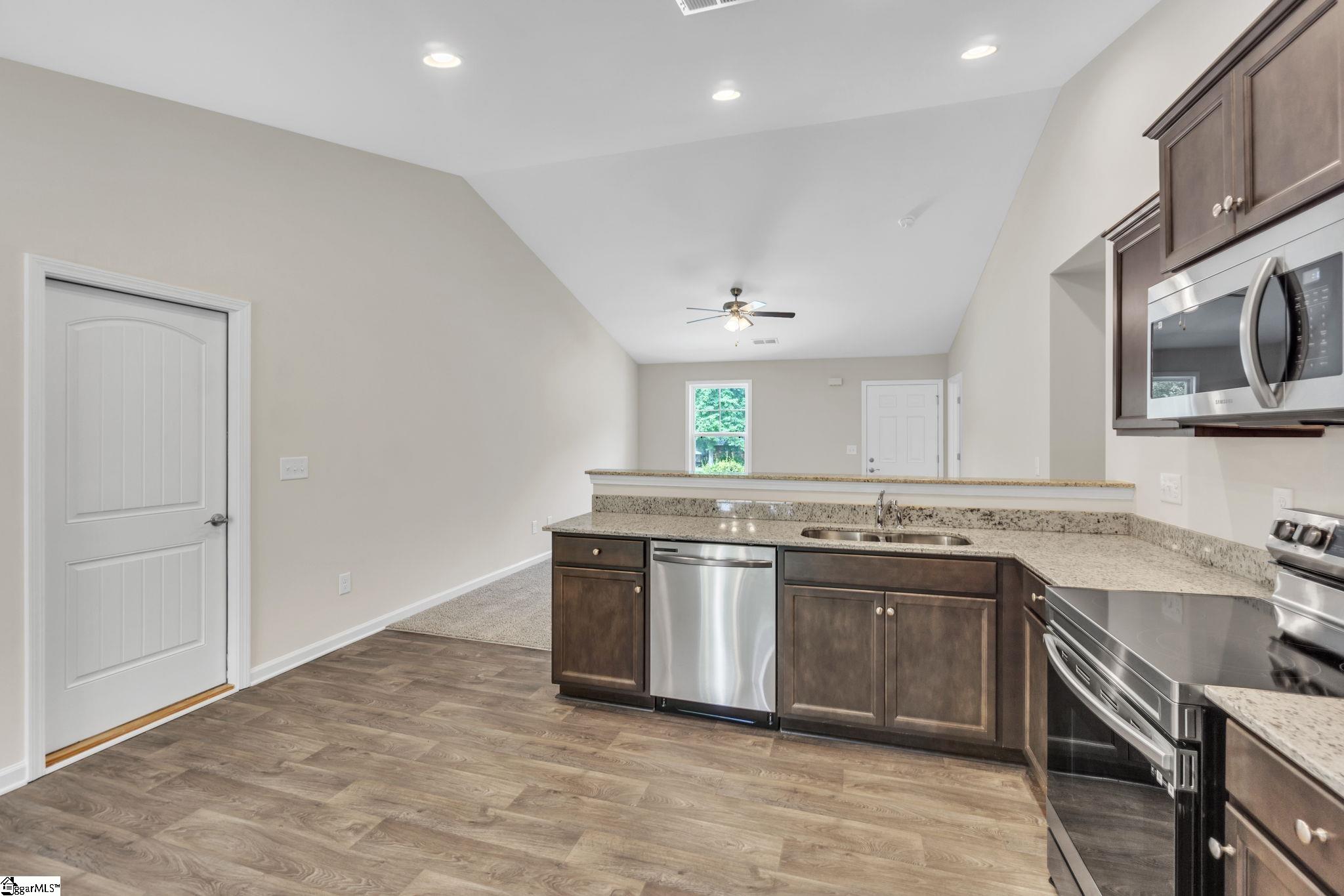 217 Stratford Road Greenville, SC 29605 - Photo 10 of 32 Gallery Image 10