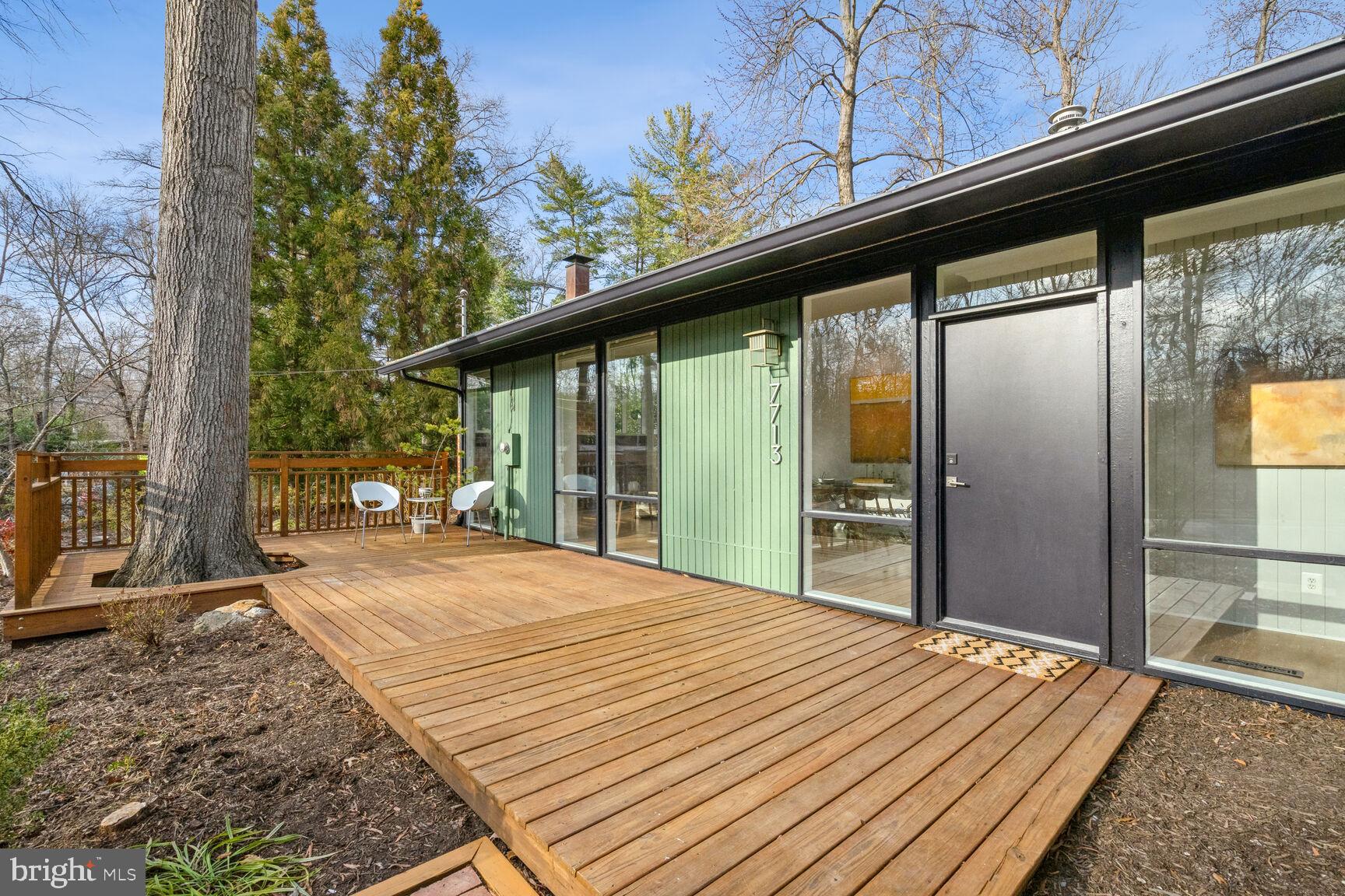 7713 Elba Road Alexandria, VA 22306 - Photo 2 of 20