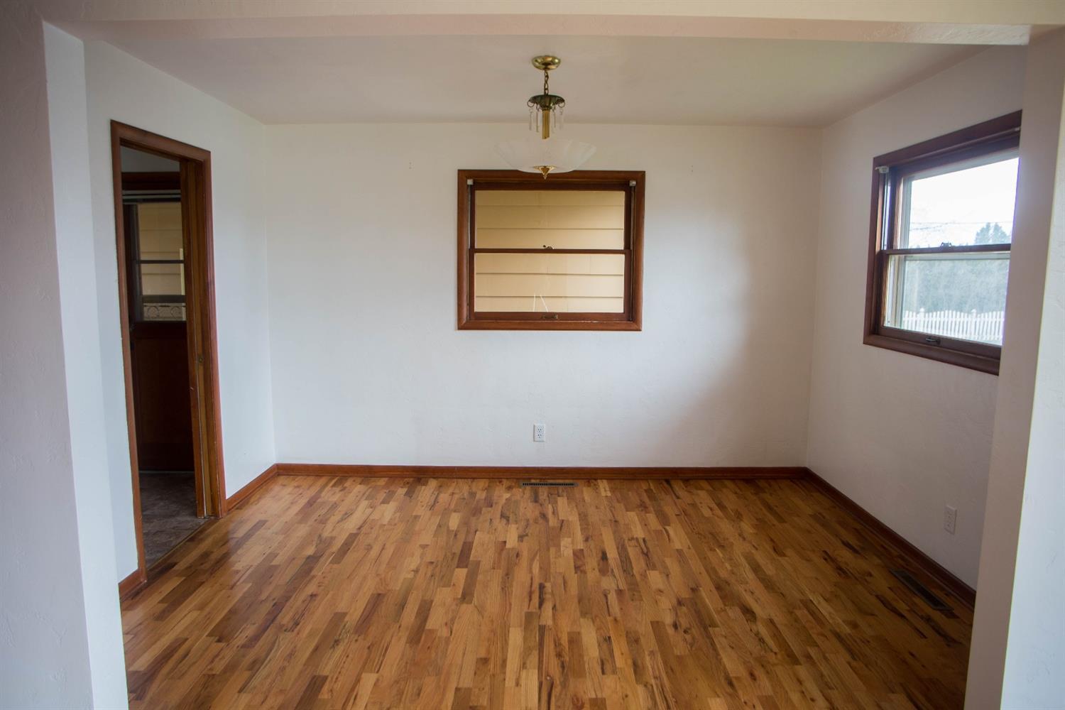 282 Oak Grove Road Medford, OR 97501 - Photo 9 of 26 Additional Photo