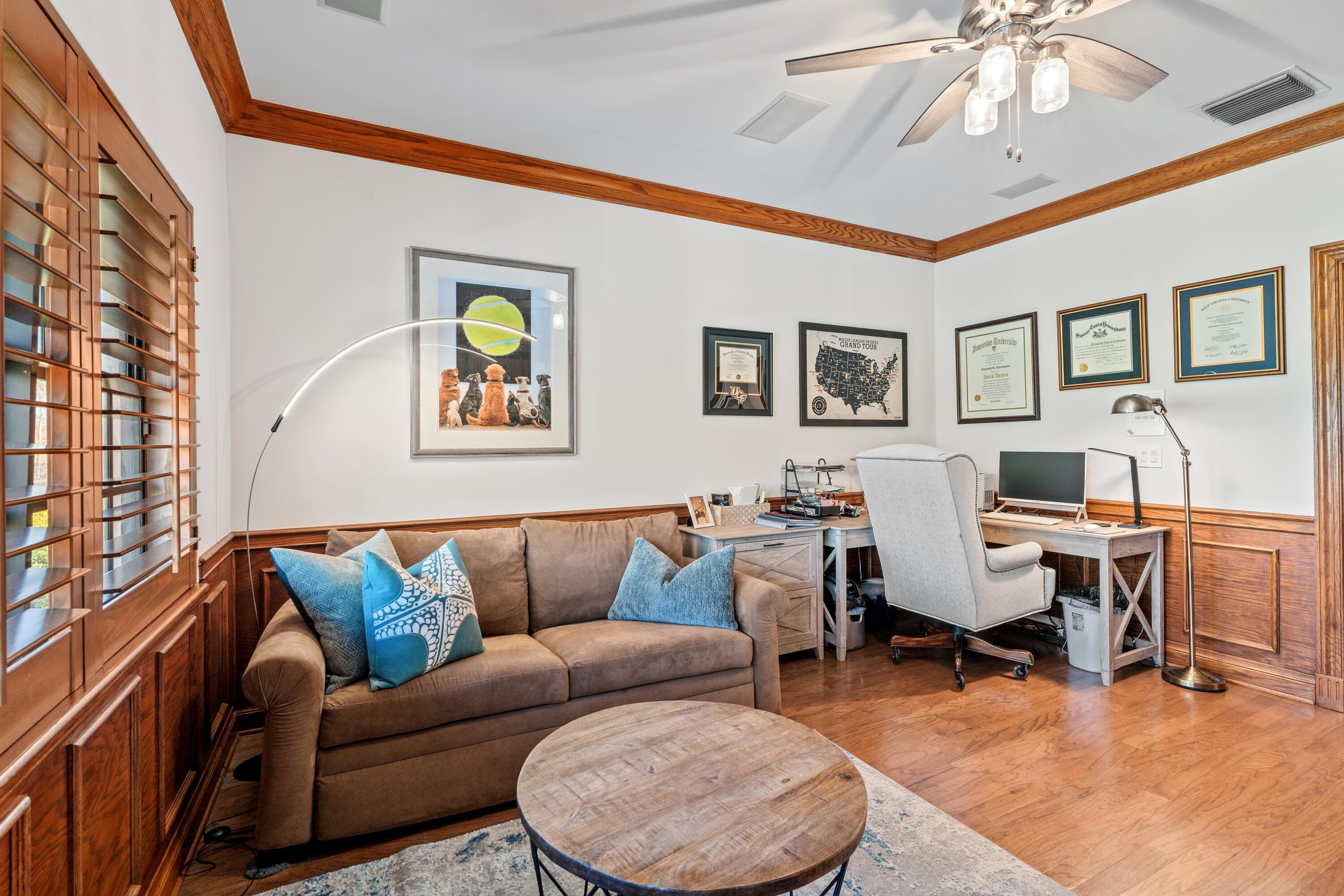 5833 North Ocean Boulevard, Unit D2 Ocean Ridge, FL 33435 - Photo 22 of 24 23 mls_OFFIC_LOOKING_IN_DT