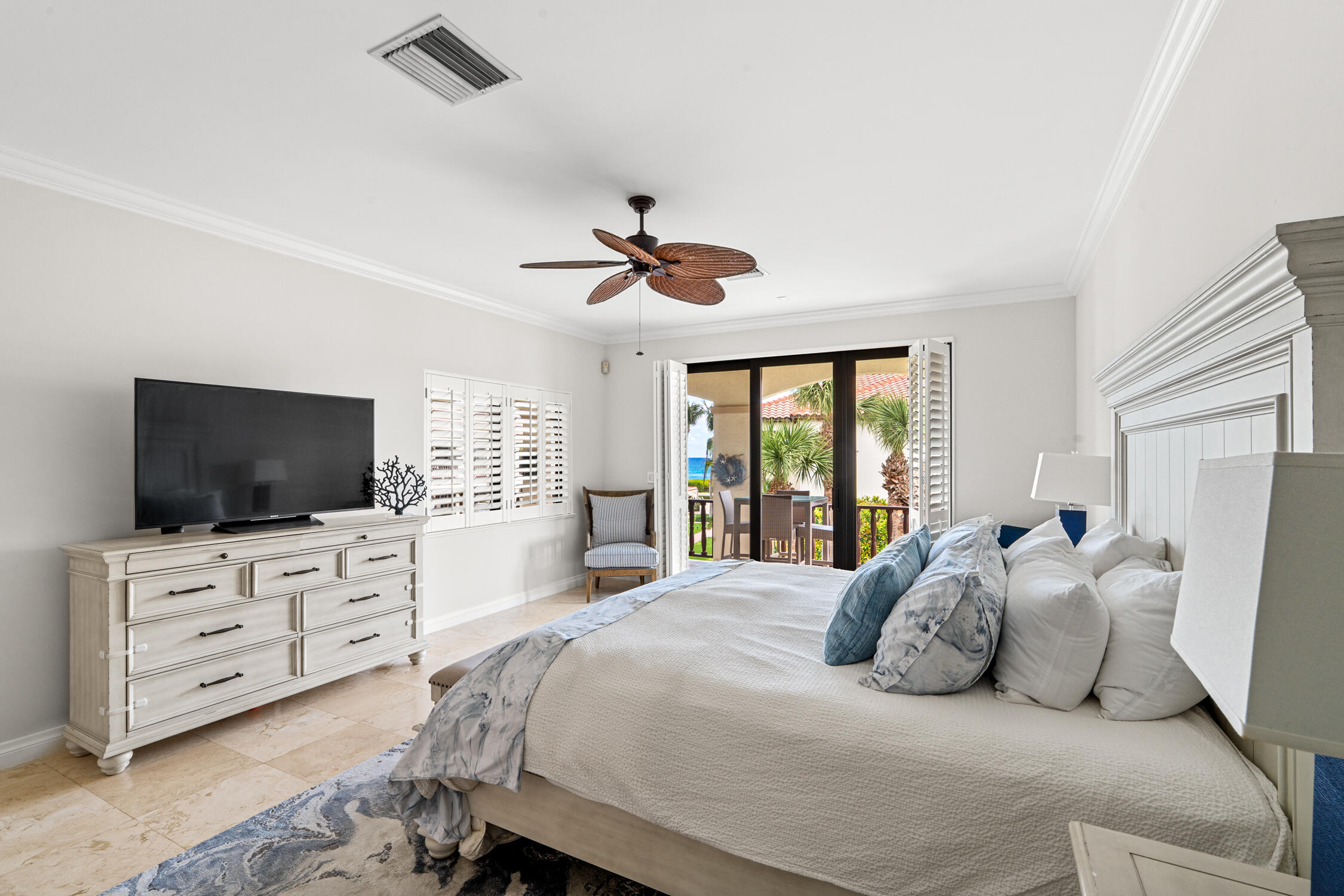 5833 North Ocean Boulevard, Unit D2 Ocean Ridge, FL 33435 - Photo 10 of 24 10 DSC04112