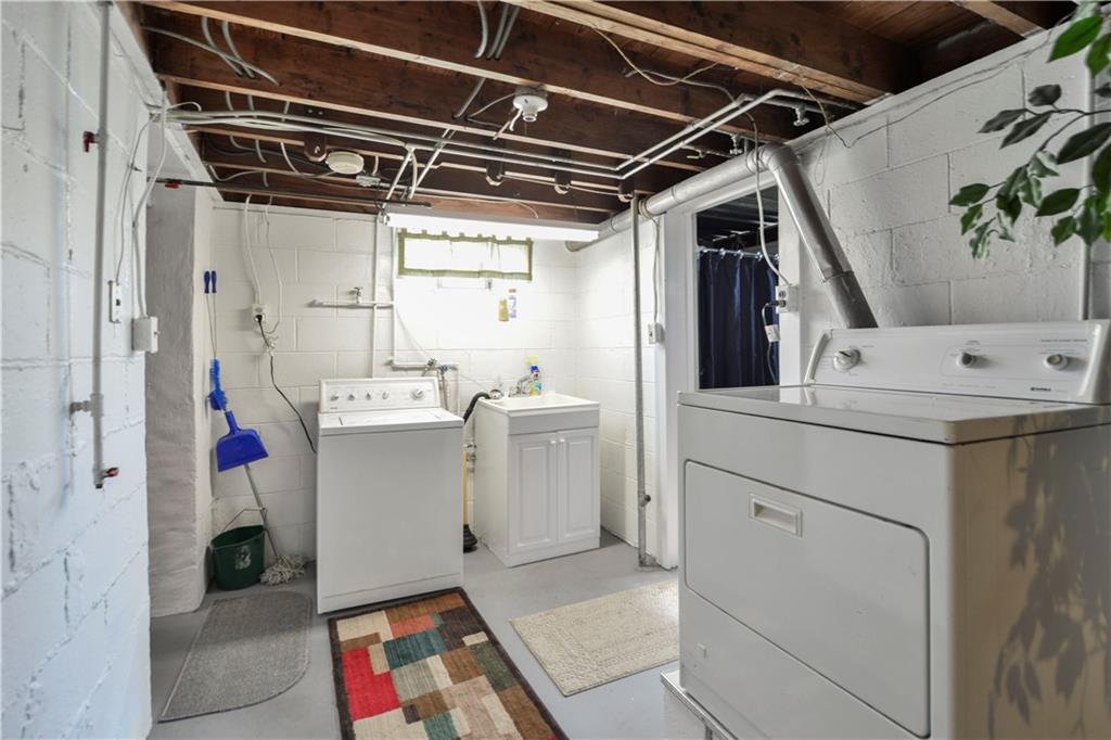 907 McCoy Road McKees Rocks, PA 15136 - Photo 19 of 21 Laundry room
