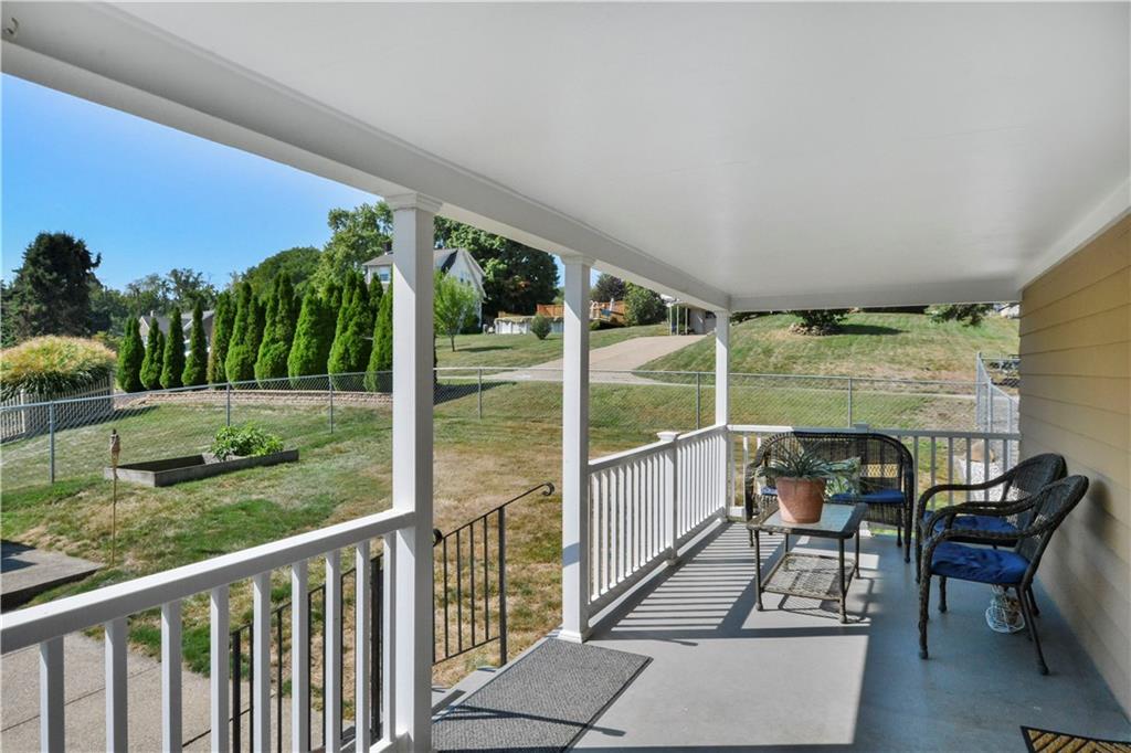907 McCoy Road McKees Rocks, PA 15136 - Photo 4 of 21 Porch