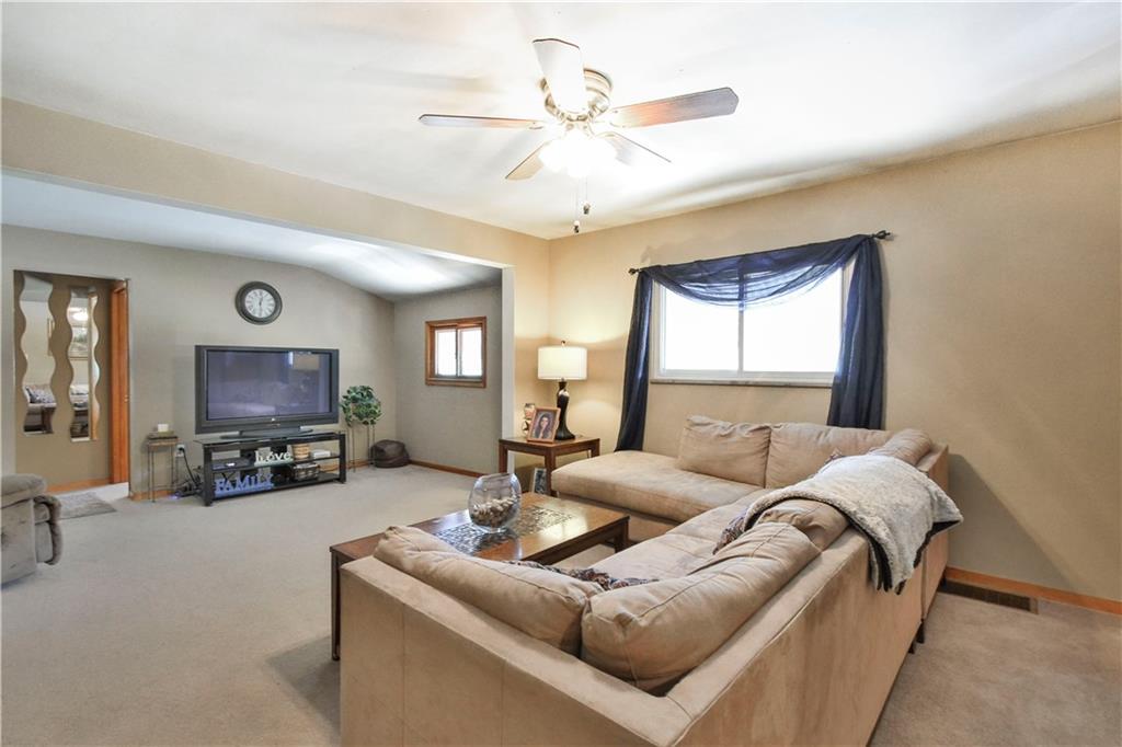 907 McCoy Road McKees Rocks, PA 15136 - Photo 8 of 21 Living Room