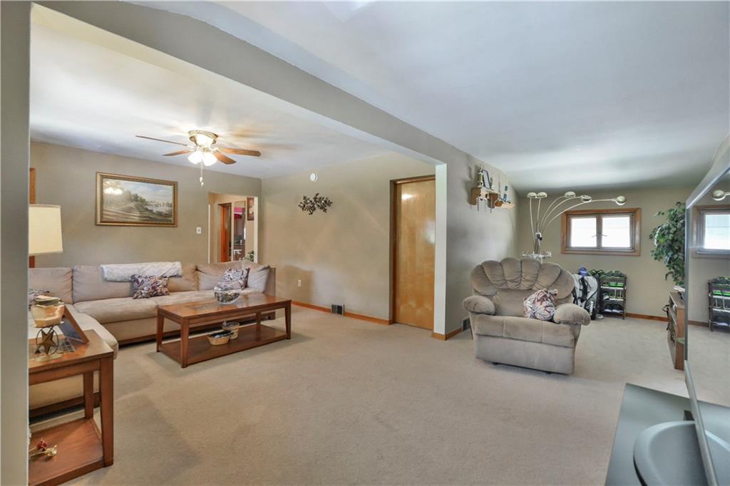 907 McCoy Road McKees Rocks, PA 15136 - Photo 9 of 21 Living Room