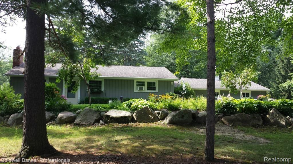 9869 Kier Road Holly, MI 48442 - Photo 2 of 23