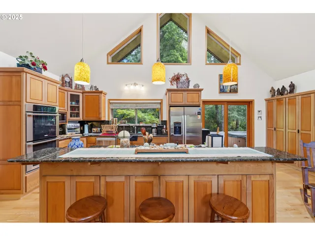 $1,190,000 | 47555 Leeward Street, Langlois, OR 97450