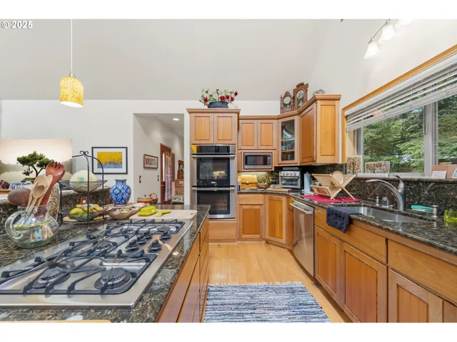 $1,190,000 | 47555 Leeward Street, Langlois, OR 97450