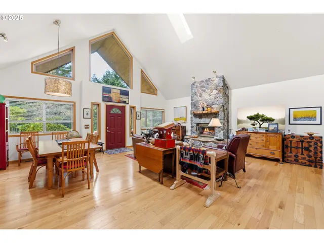 $1,190,000 | 47555 Leeward Street, Langlois, OR 97450