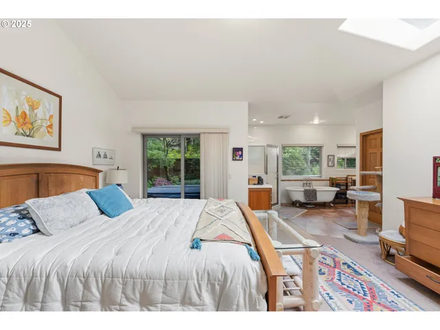 $1,190,000 | 47555 Leeward Street, Langlois, OR 97450