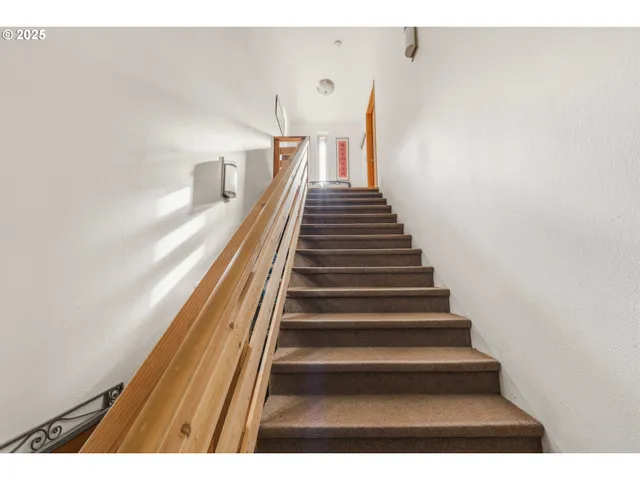 $1,190,000 | 47555 Leeward Street, Langlois, OR 97450