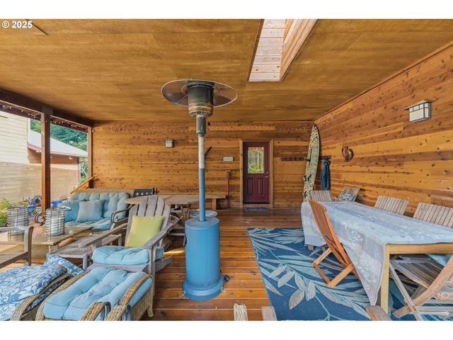 $1,190,000 | 47555 Leeward Street, Langlois, OR 97450