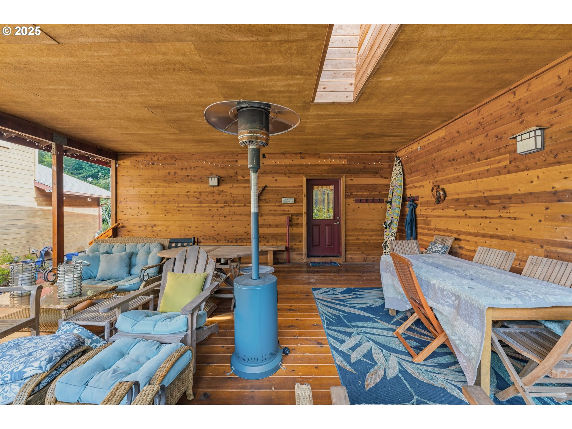 47555 Leeward Street Langlois, OR 97450 - Photo 32 of 45 a view of living room with furniture and wooden floor