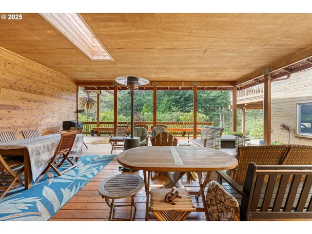 $1,190,000 | 47555 Leeward Street, Langlois, OR 97450