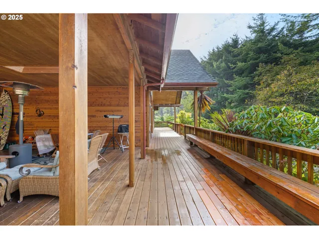 $1,190,000 | 47555 Leeward Street, Langlois, OR 97450