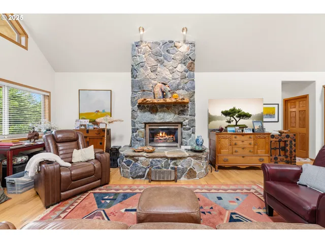 $1,190,000 | 47555 Leeward Street, Langlois, OR 97450