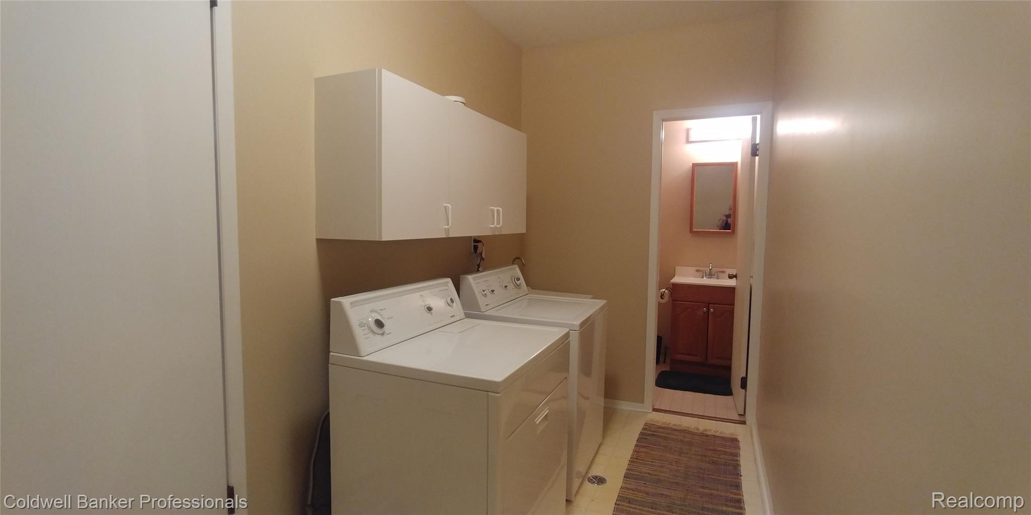41451 Hanford Road Canton, MI 48187 - Photo 31 of 38 Laundry Room