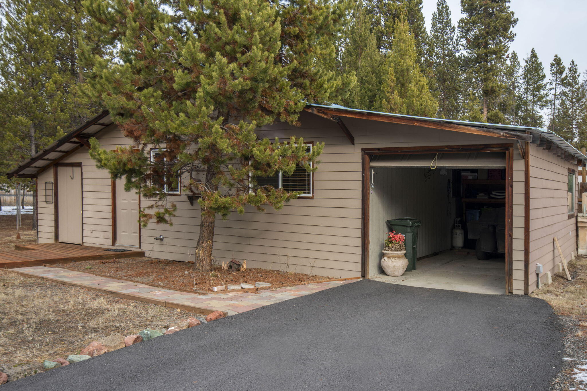 16842 Indigo Road Bend, OR 97707 - Photo 22 of 26 Detached Single Car Garage