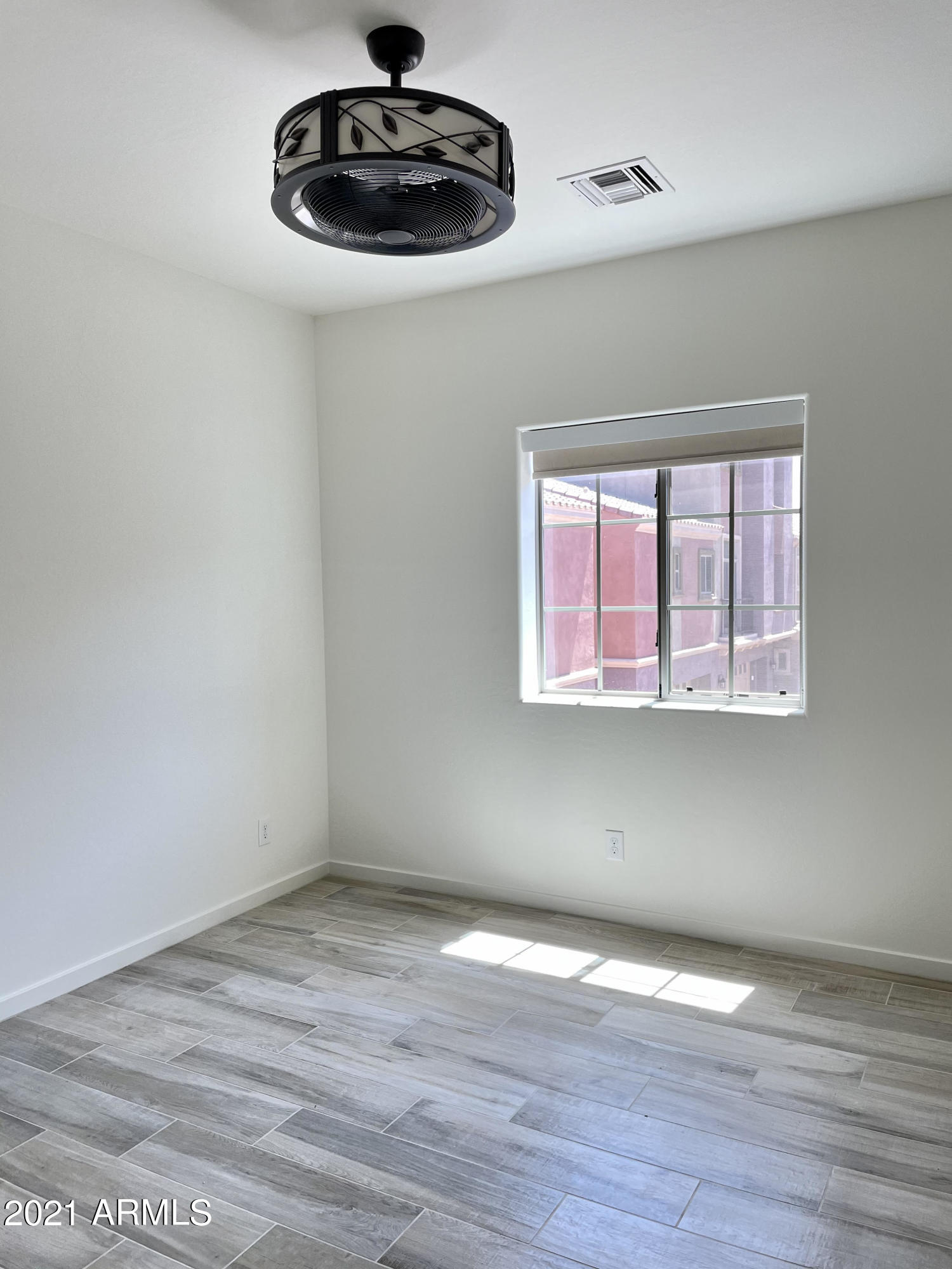 3935 East Rough Rider Road, Unit 1345 Phoenix, AZ 85050 - Photo 11 of 35 3935 bed 2