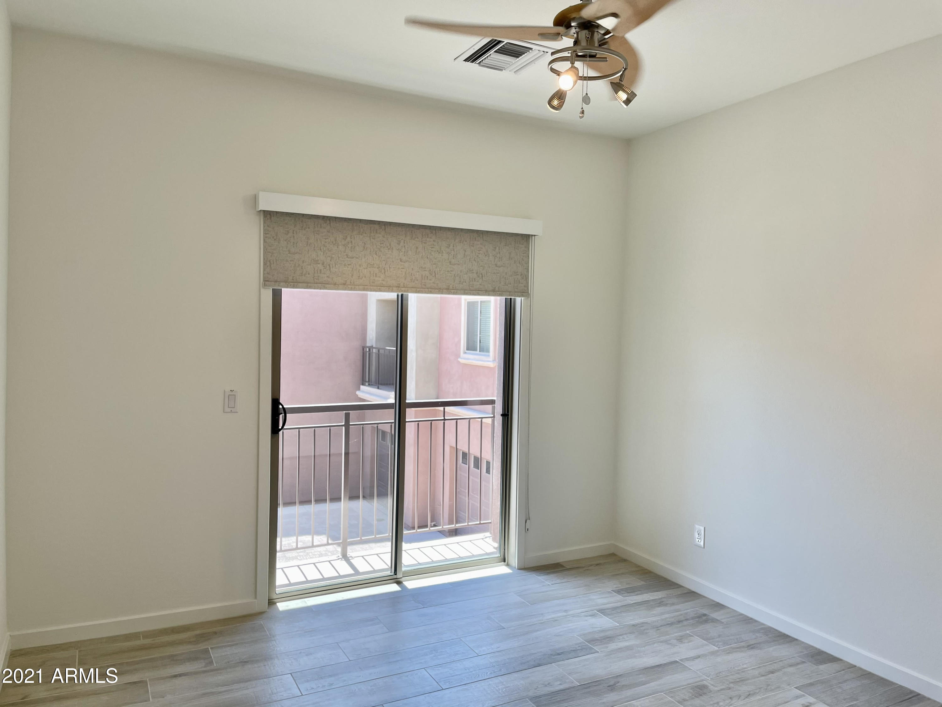 3935 East Rough Rider Road, Unit 1345 Phoenix, AZ 85050 - Photo 9 of 35 3935 bed 1