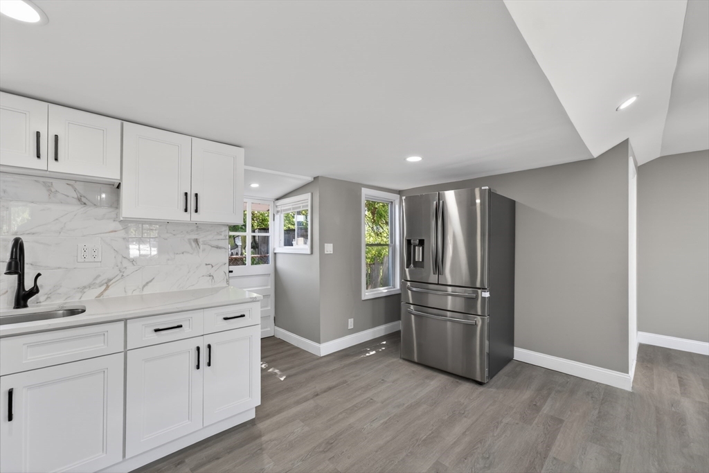 370 Pleasant Street Pawtucket, RI 02860 - Photo 4 of 21