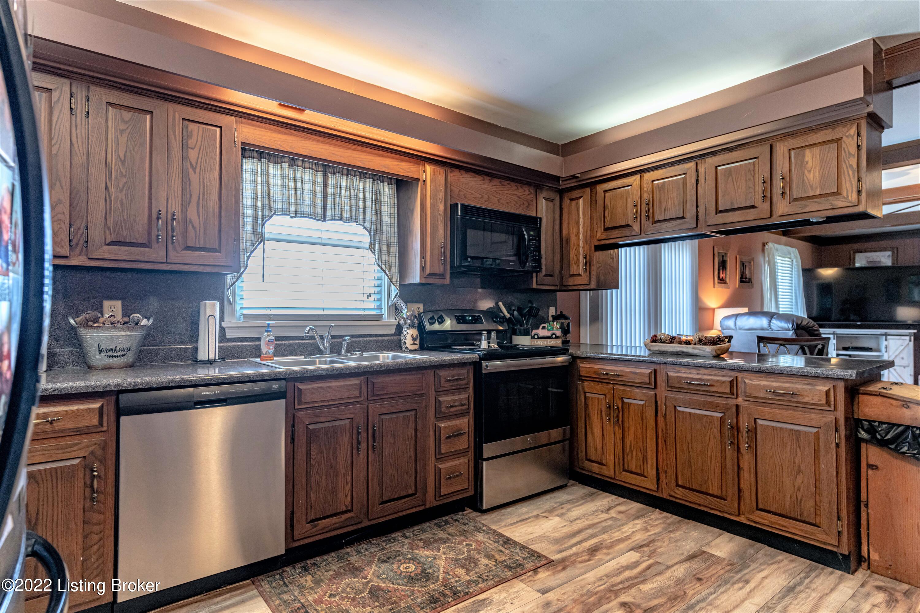 3840 Sulphur Road Sulphur, KY 40070 - Photo 15 of 41 Kitchen