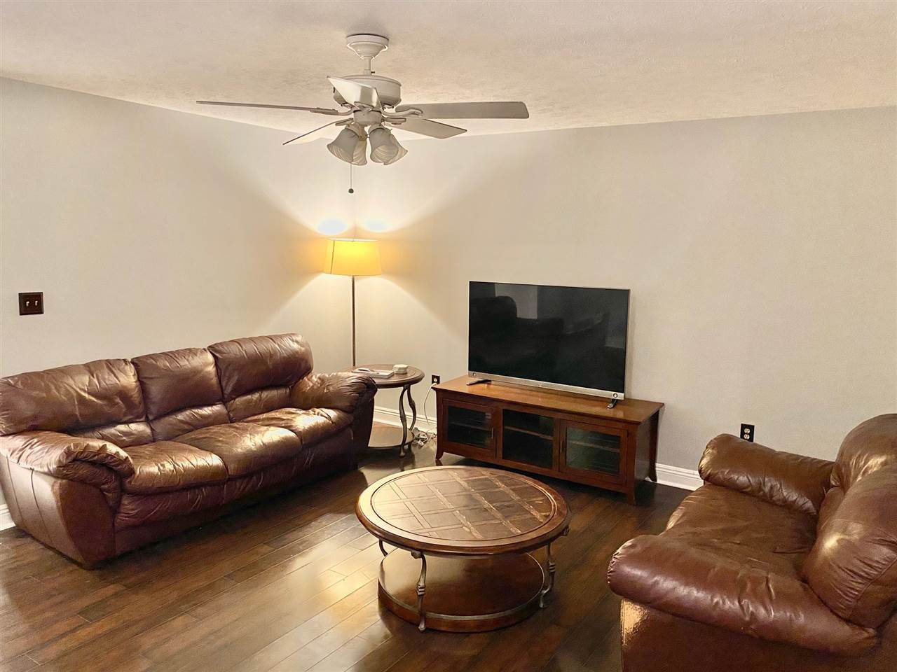 5910 Greenview Road Florence, KY 41042 - Photo 2 of 16 Gallery Image 2