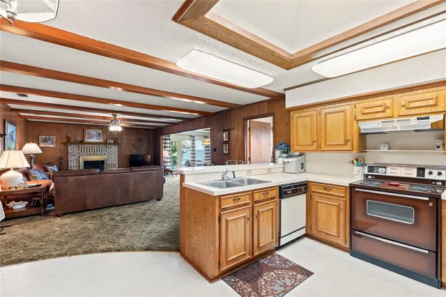 $499,999 | 201 Isle Of View Drive, Tool, TX 75143