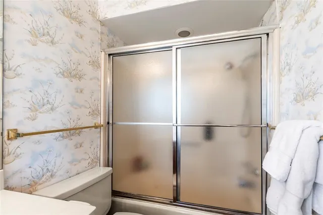 $499,999 | 201 Isle Of View Drive, Tool, TX 75143