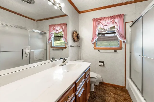 $499,999 | 201 Isle Of View Drive, Tool, TX 75143