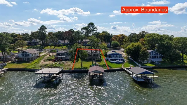 $499,999 | 201 Isle Of View Drive, Tool, TX 75143