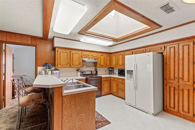 $499,999 | 201 Isle Of View Drive, Tool, TX 75143