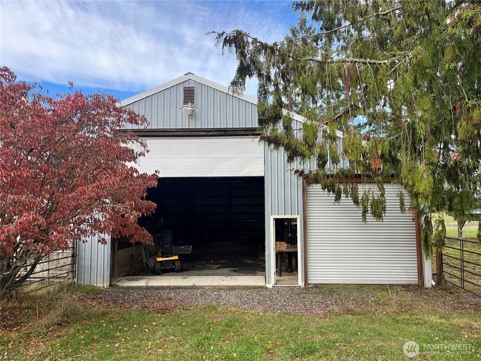 450 Hawkins Road Winlock, WA 98596 - Photo 28 of 40 a front view of a house with a yard
