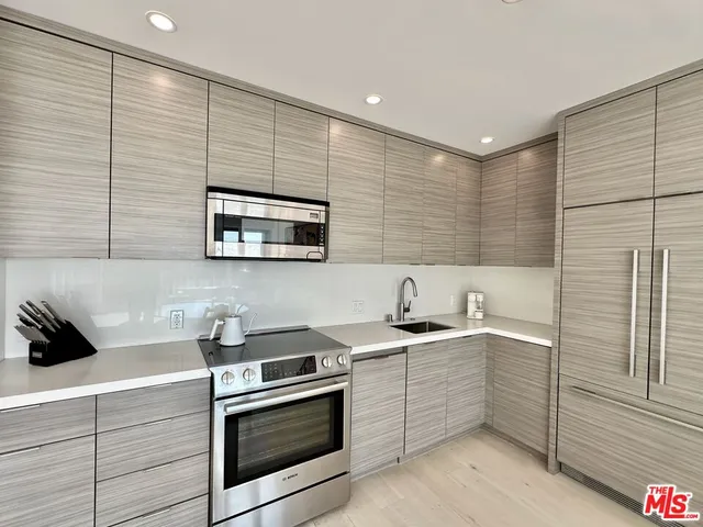 $1,485,000 | 999 North Doheny Drive, Unit 812, West Hollywood, CA 90069