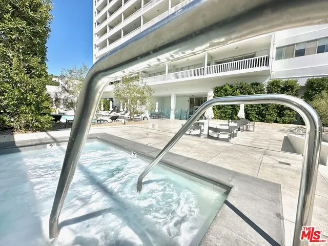$1,485,000 | 999 North Doheny Drive, Unit 812, West Hollywood, CA 90069