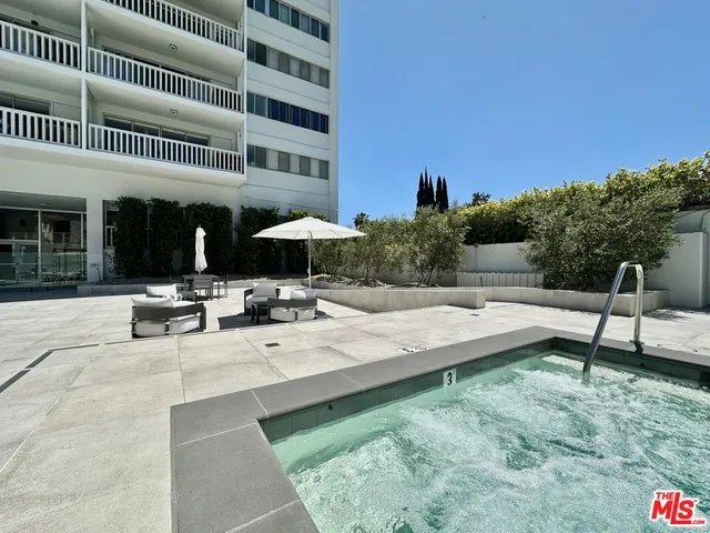 $1,485,000 | 999 North Doheny Drive, Unit 812, West Hollywood, CA 90069
