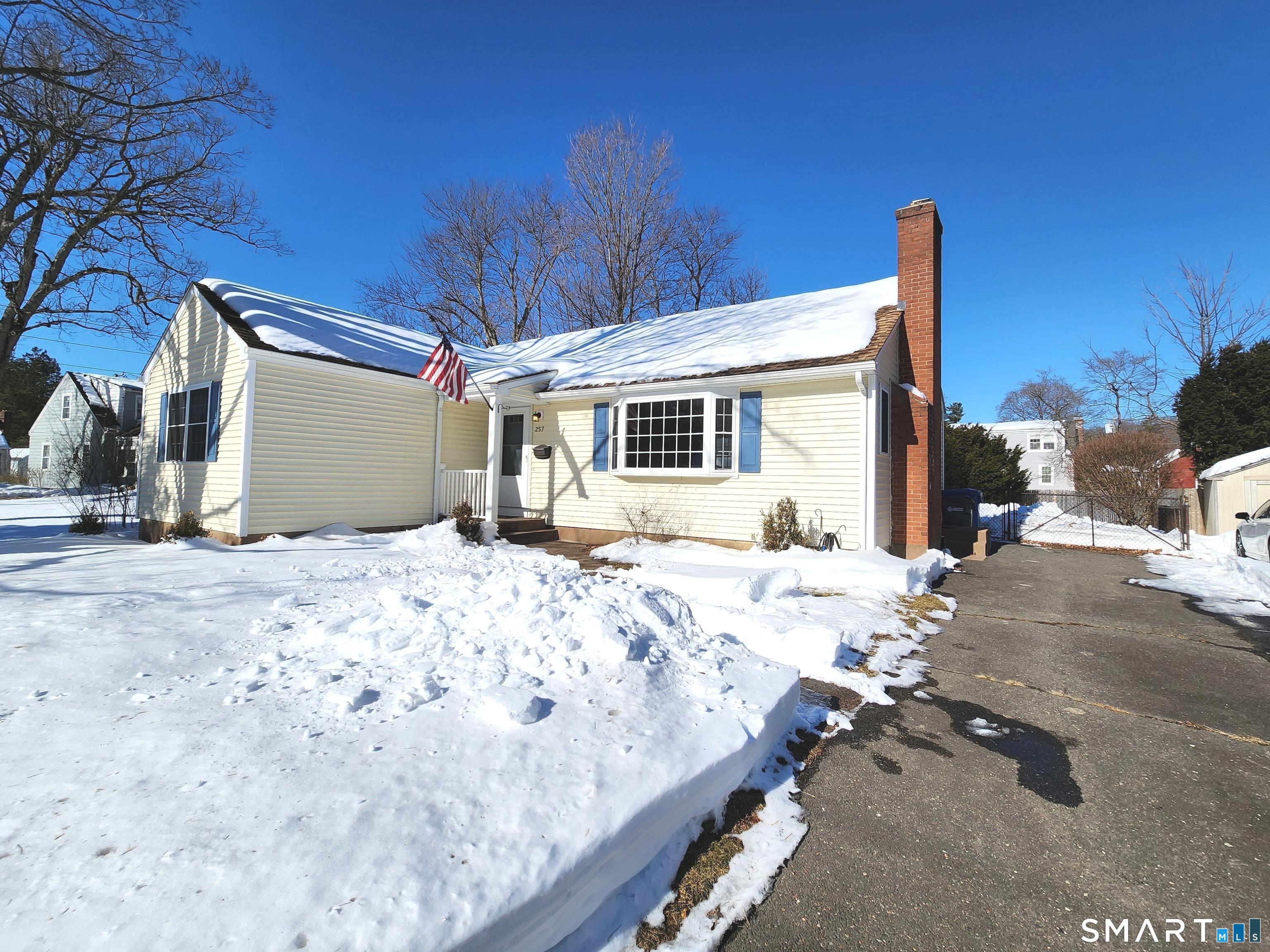 257 Green Road Manchester, CT 06042 - Photo 1 of 1 Welcome home to 257 Green Rd.
