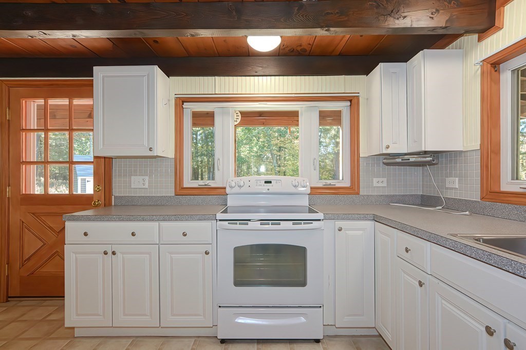 258 Hanlon Road Holliston, MA 01746 - Photo 16 of 40 Gallery Image 16