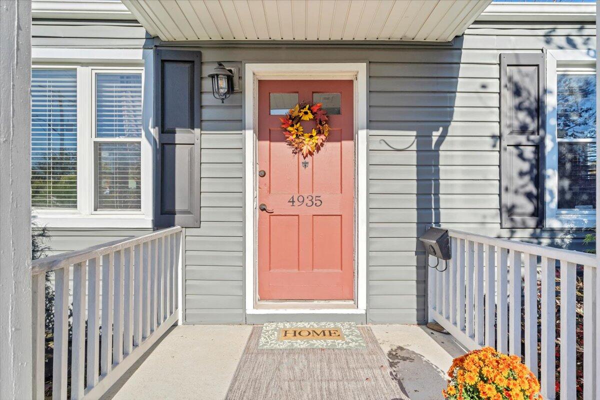 4935 Hubert Road Northwest Roanoke, VA 24012 - Photo 15 of 28 4-MIB06517