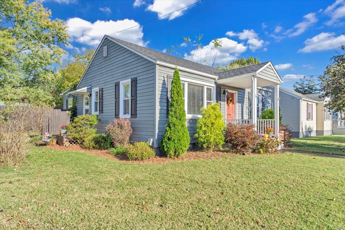 4935 Hubert Road Northwest Roanoke, VA 24012 - Photo 4 of 28 2-MIB06493