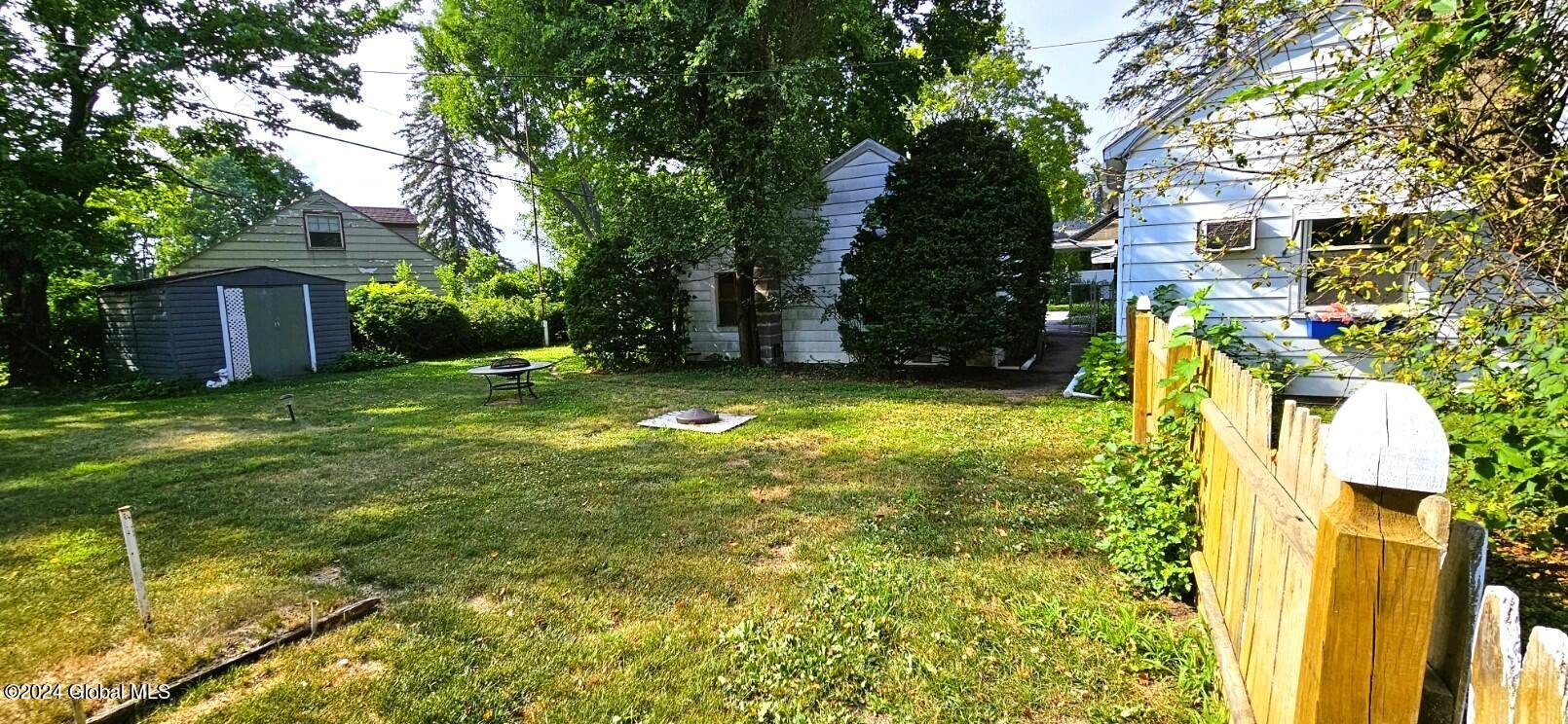 1030 Roberta Road Rotterdam, NY 12303 - Photo 3 of 24 20240710_165858