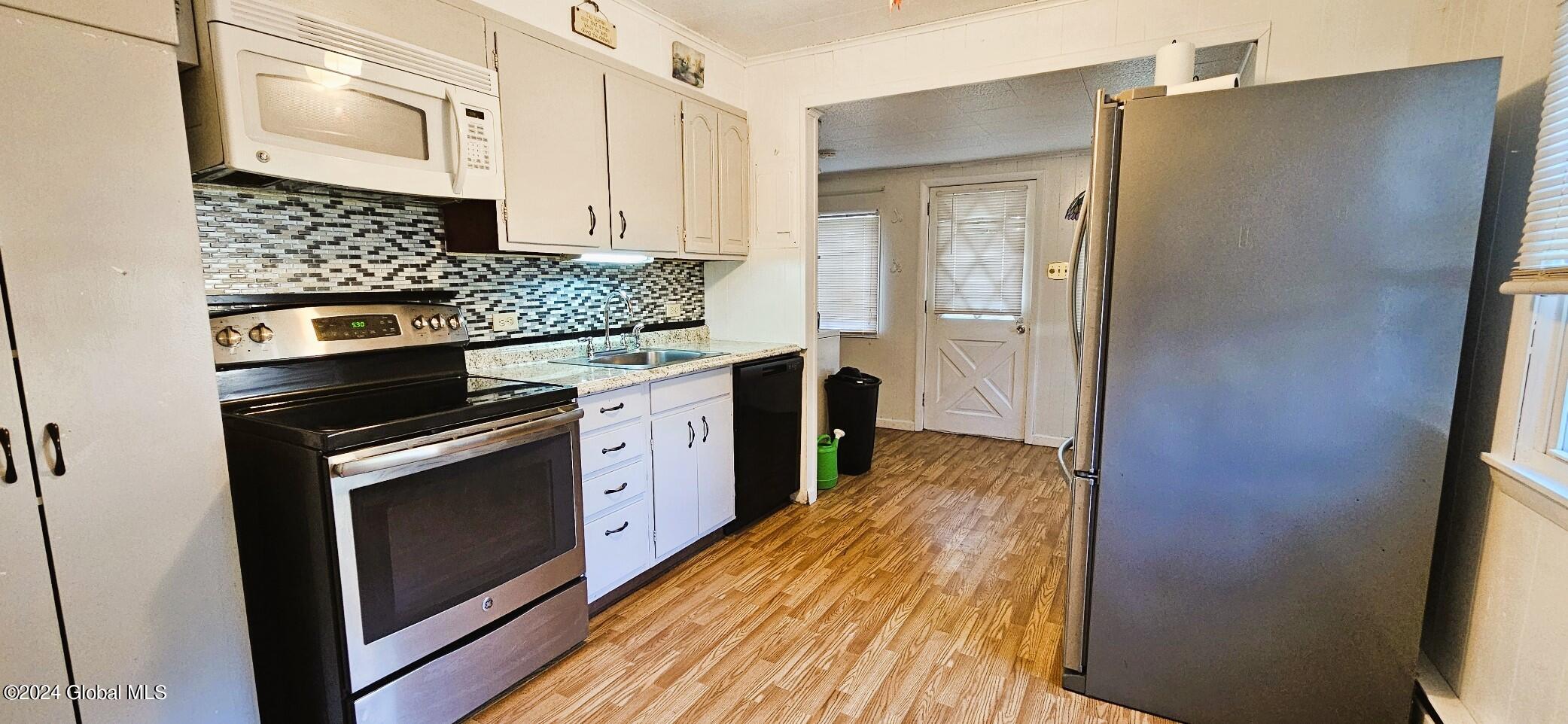 1030 Roberta Road Rotterdam, NY 12303 - Photo 9 of 24 20240710_173230