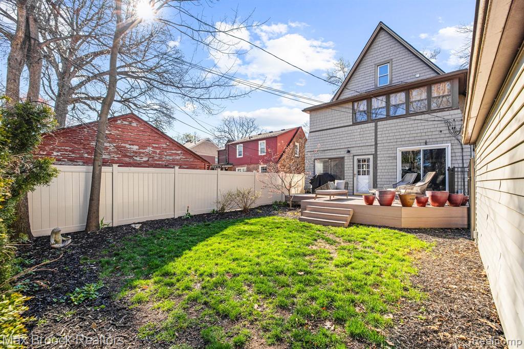 11 Amherst Road Pleasant Ridge, MI 48069 - Photo 42 of 53
