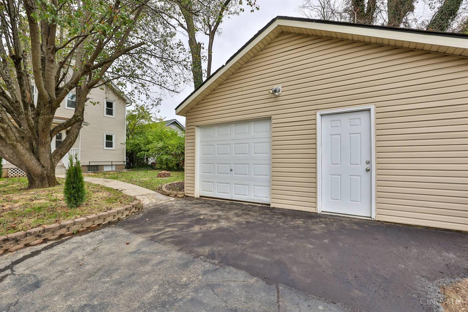 4100 Watterson Street Cincinnati, OH 45227 - Photo 44 of 47