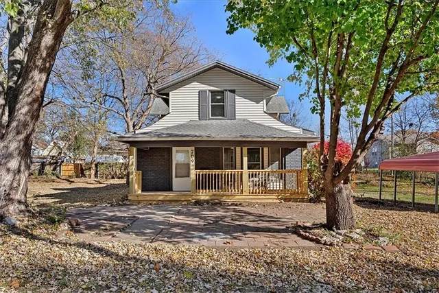 $289,900 | 709 West Street, Harrisonville, MO 64701