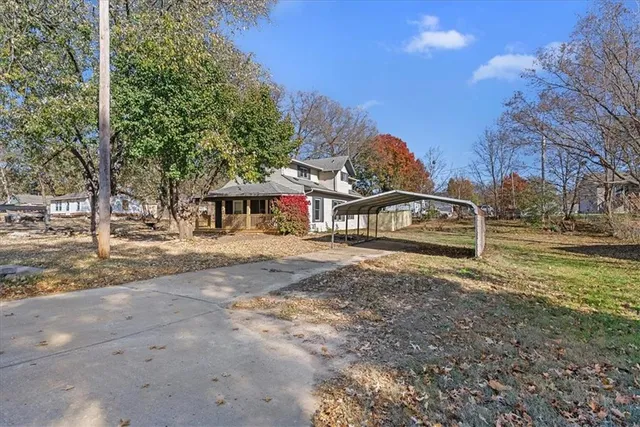 $289,900 | 709 West Street, Harrisonville, MO 64701