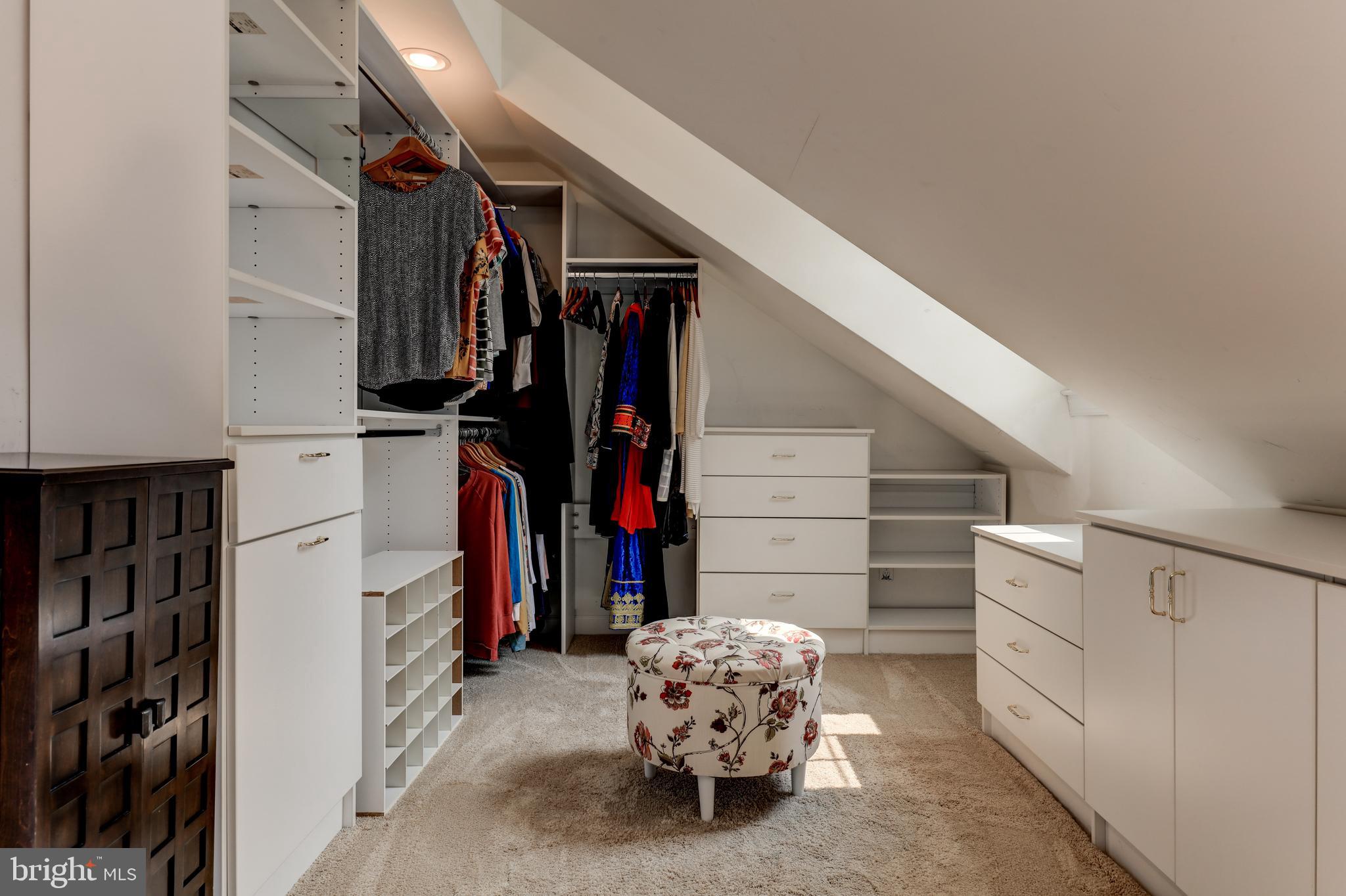 7394 Spring Summit Road Springfield, VA 22150 - Photo 37 of 69 large oversized with built in shelv drawers in pri